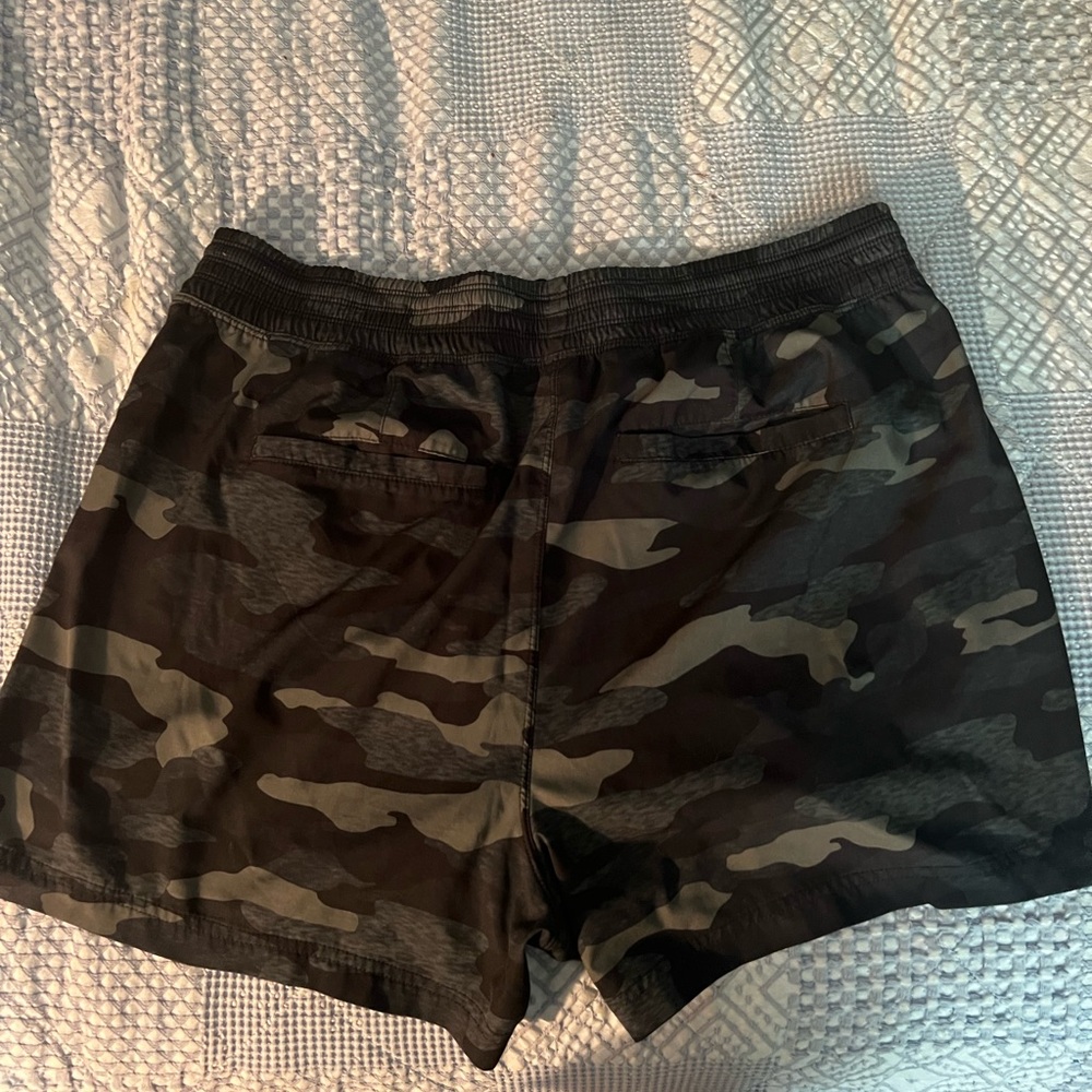 Old Navy Active Green Camouflage Shorts